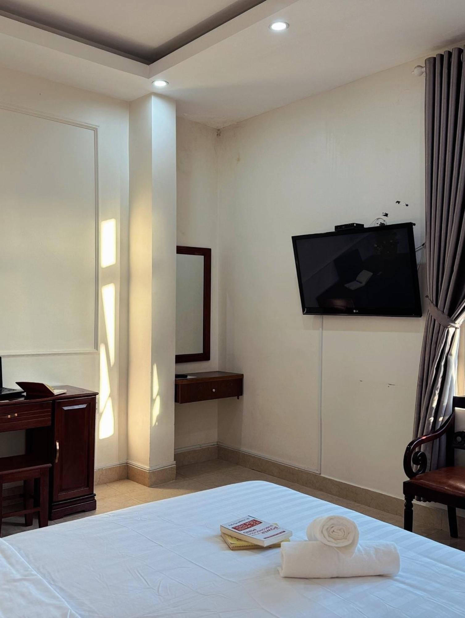 Elisa Hotel Pleiku Exterior foto